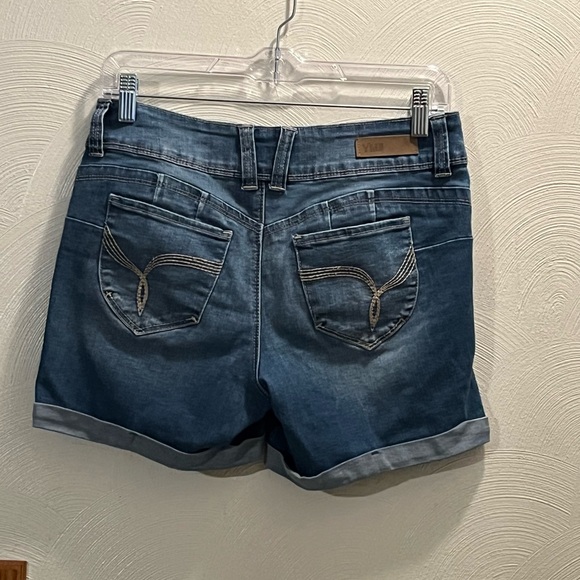 YMI WannaBettaButt? Women’s Denim Cuffed & Distressed Shorts. Size 5. 31” Waist. - Picture 3 of 6